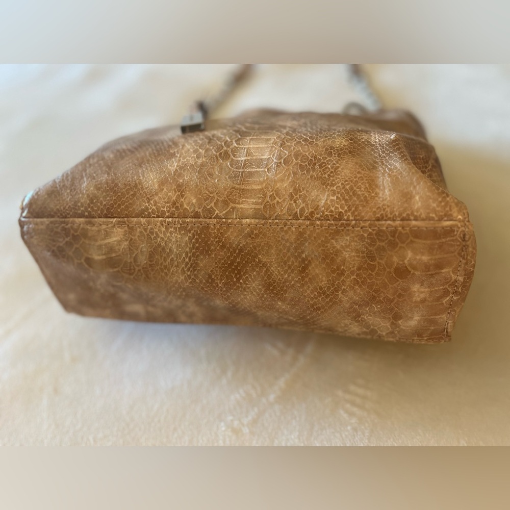 Ivanka Trump Vintage Y2K Tan Two Way Crossbody Bag with Chain Strap EUC - Picture 5 of 14